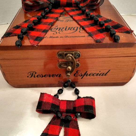 Original Suenos de Saundra Upcycled Hemingway Cigar Box Purse - Picture 9 of 14